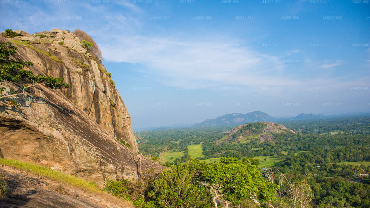 Yapahuwa Ancient Kingdom from Dambulla