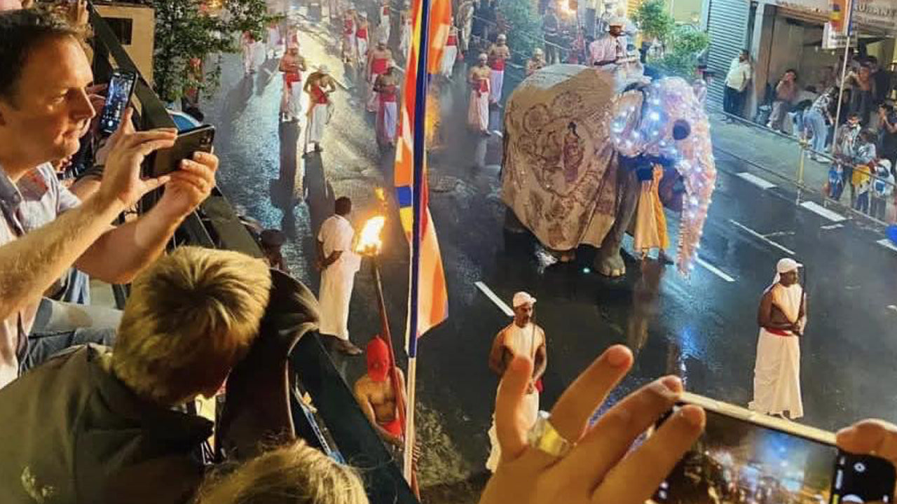 මහනුවර ඇසළ පෙරහැර 2026
