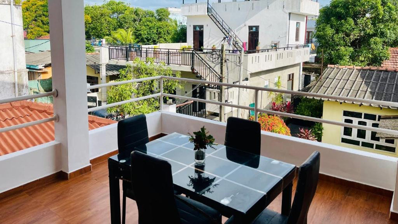 Sand & Surf Guest House, Negombo