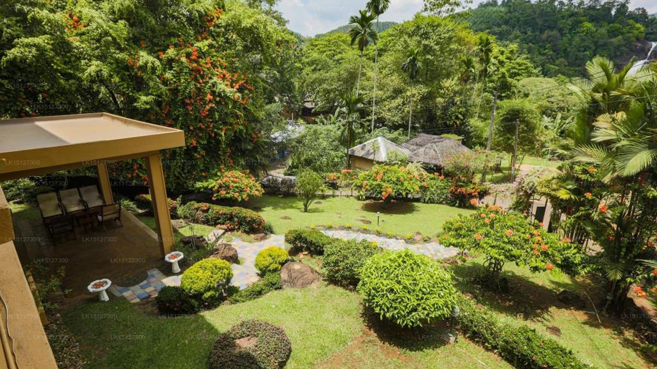 Minara Bopath Ella, Ratnapura