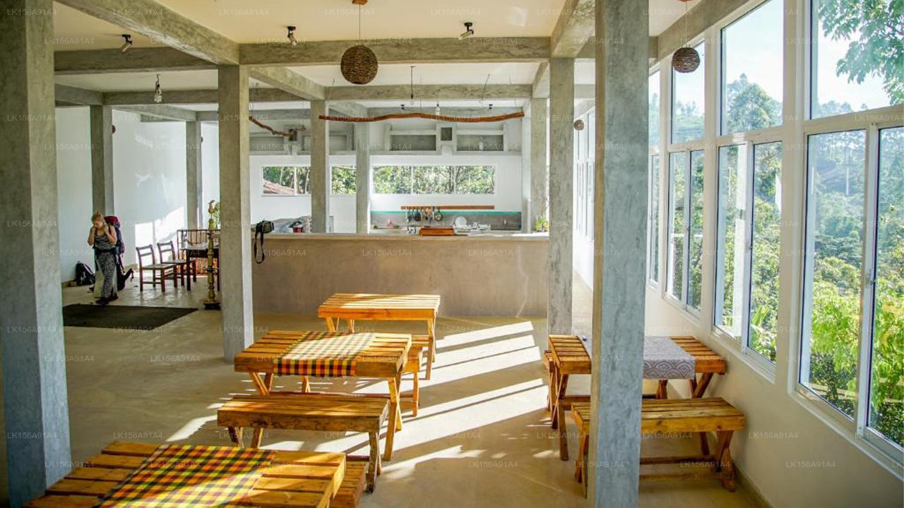 Hugging clouds Hotel, Nallathanniya