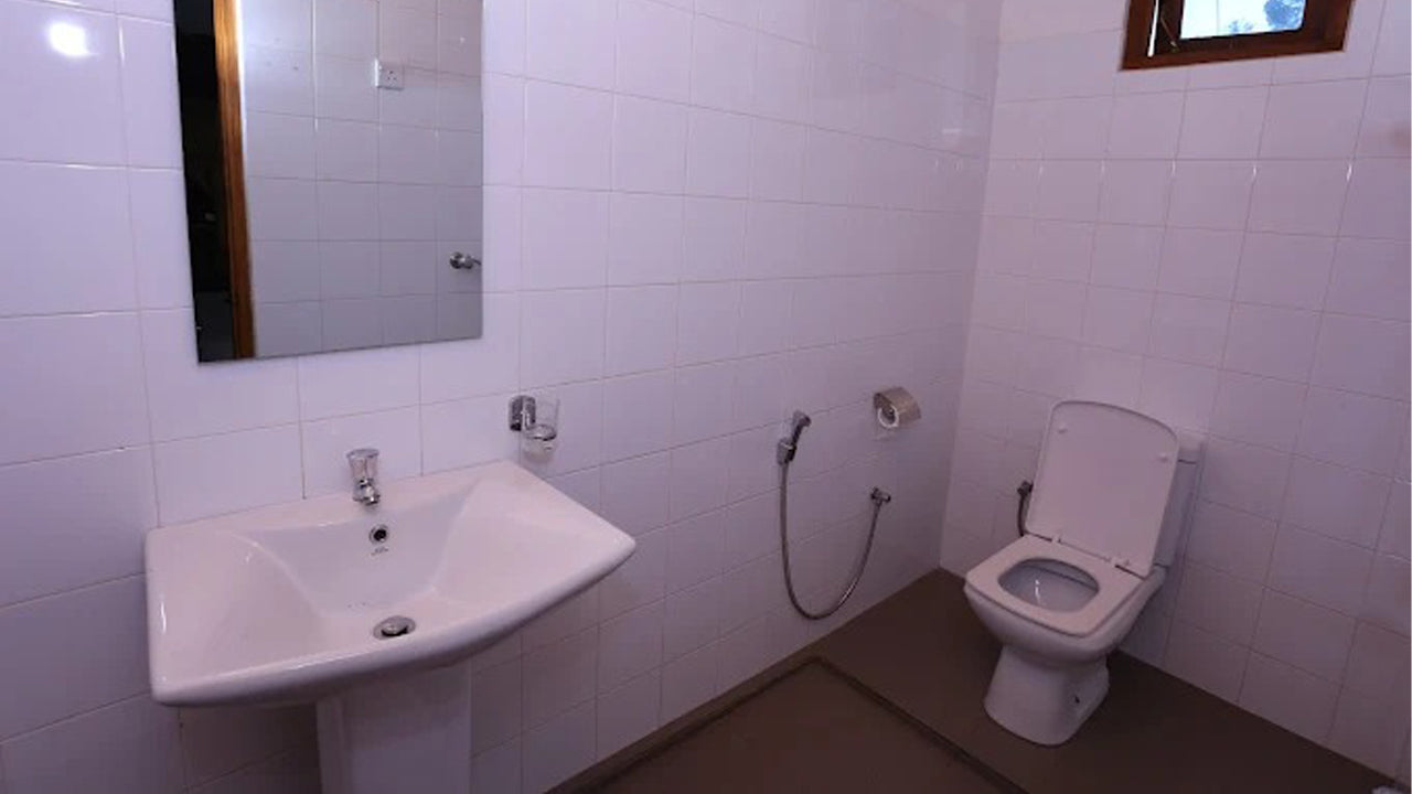 Blue Lake Ridge, Maduru Oya