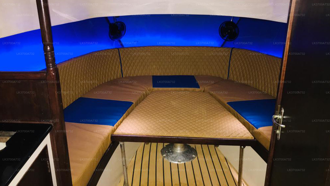 මිරිස්ස සිට සුඛෝපභෝගී වේග බෝට්ටුවකින් පෞද්ගලික ධීවර චාරිකාව