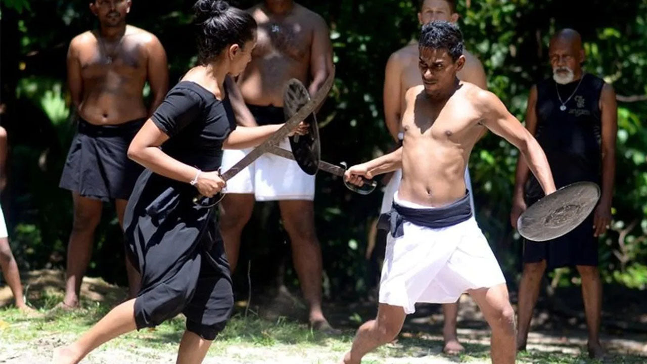 හබරණින් රණ බෙරා සමග අංගම්පොර සංදර්ශනය