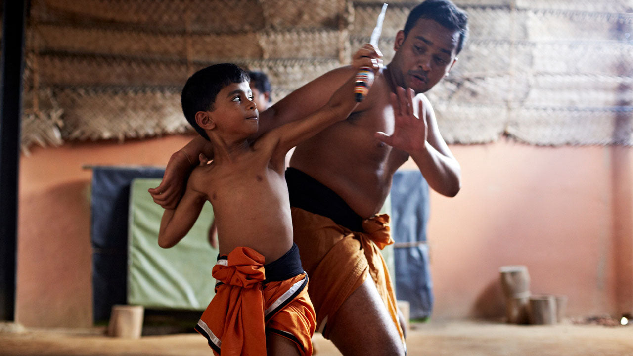 හබරණින් රණ බෙරා සමග අංගම්පොර සංදර්ශනය