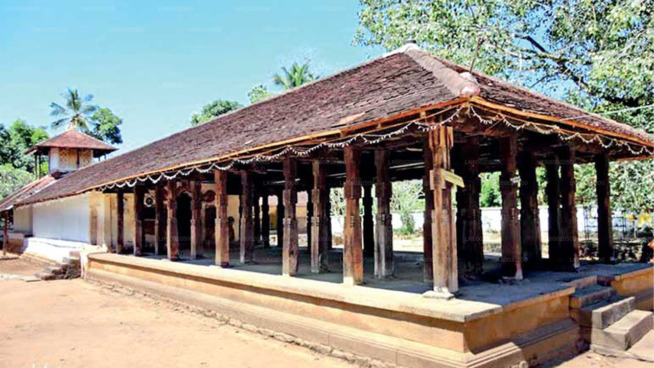 මහනුවර සිට පන්සල්  නැරඹීමේ චාරිකාව