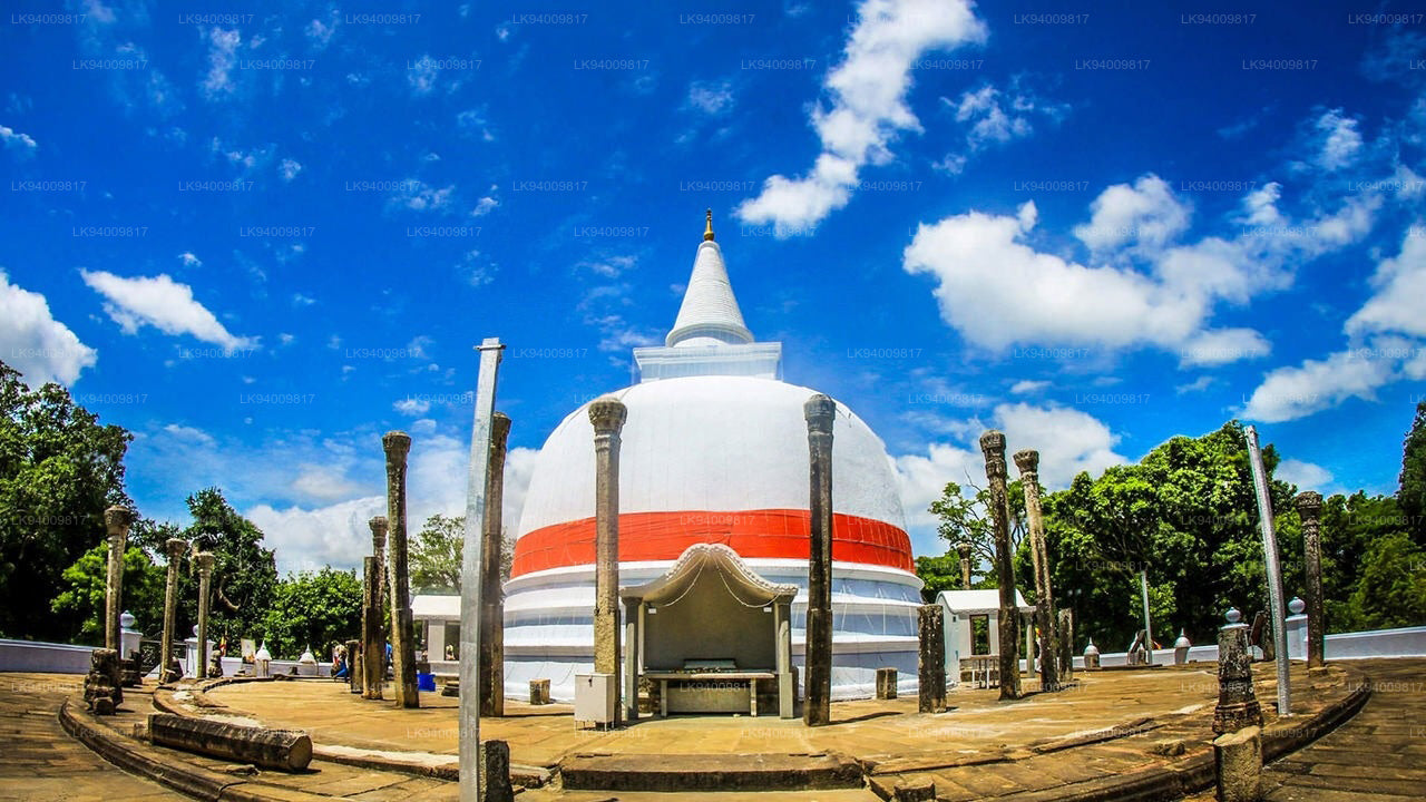 කොළඹ සිට අනුරාධපුර පූජනීය නගරය