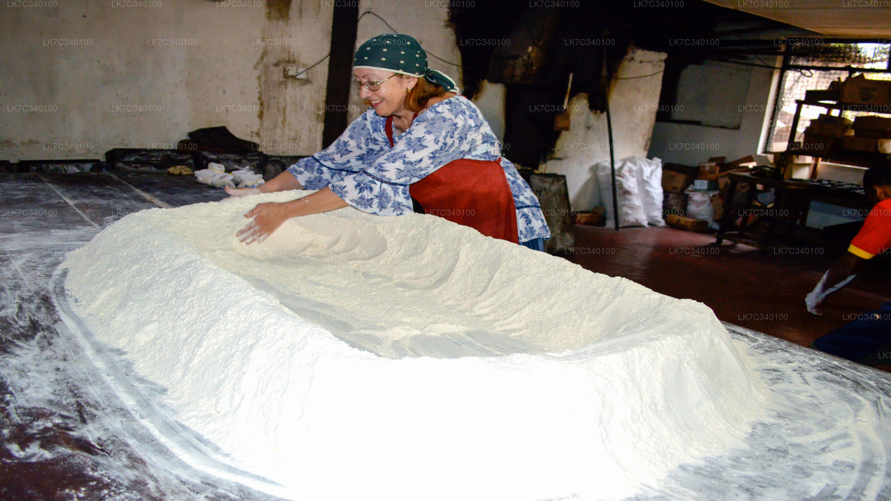 Sri Lankan Traditional Bakery Experience from Tissamaharama